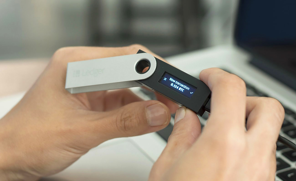 Keep your bitcoin safe: the best hardware wallet 2018, Ledger Nano S